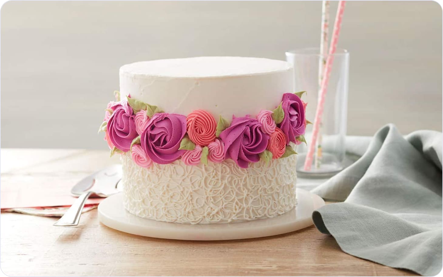 Example of making rosettes with buttercream
