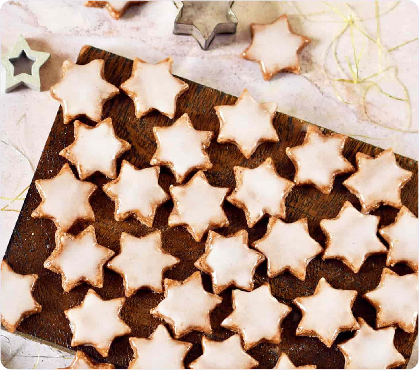 Christmas Cinnamon Stars with icing