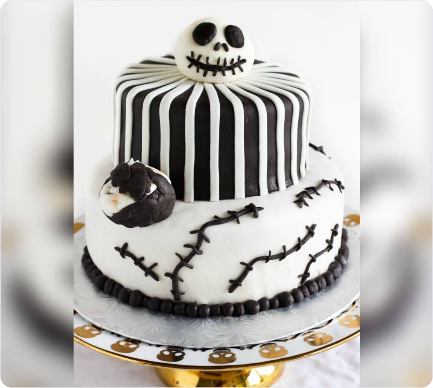 Christmas cake in the style of Jack Skellington