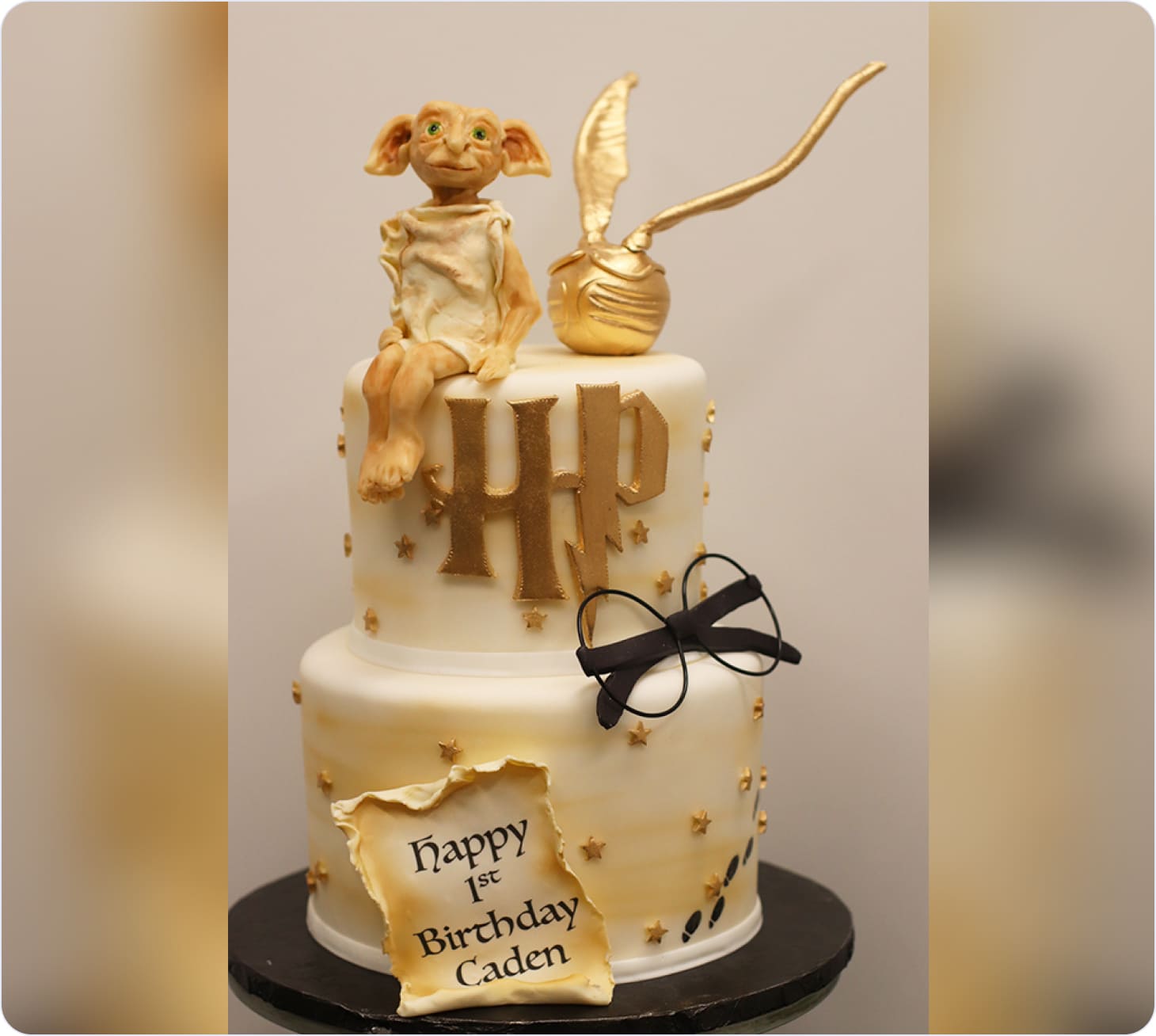 Harry Potter-themed cake
