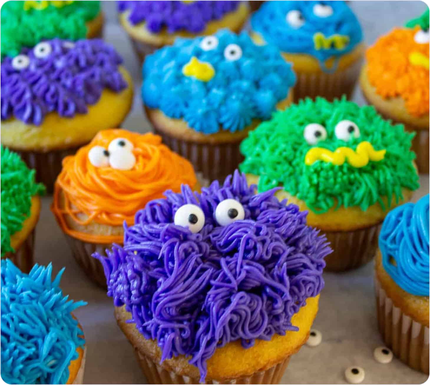 Monster cupcakes decoration