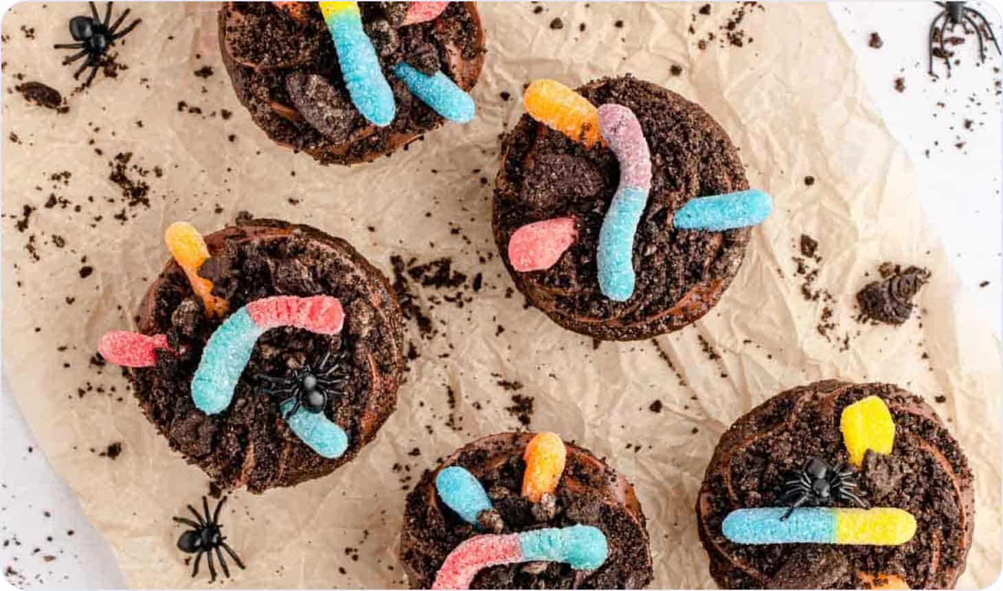 Gummy worm cupcakes decoration