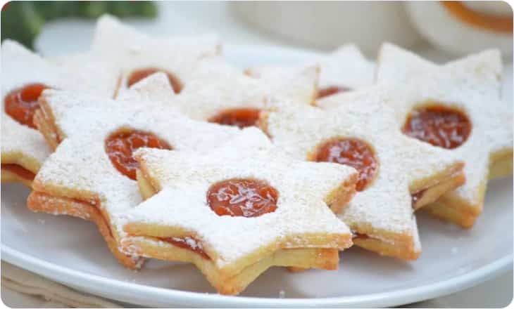 Apricot Linzer cookies