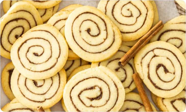 Soft cookies with cinnamon and sugar